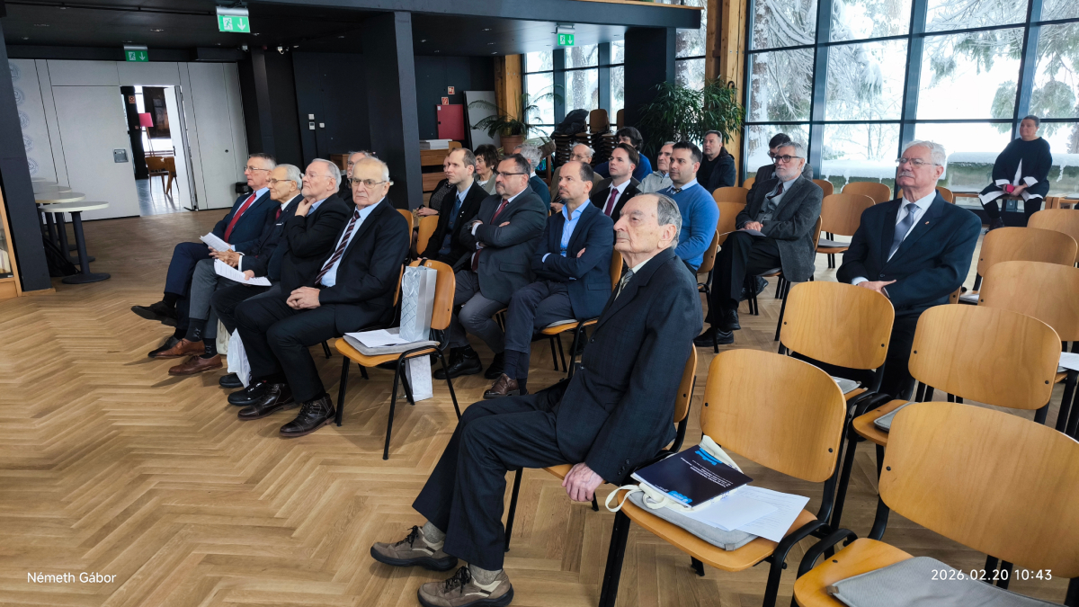 Sitkei95_02.jpg Sitkei95_02.jpg